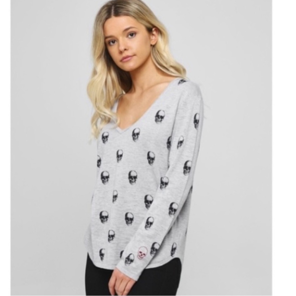 Skuł Cashmere Aya cotton V-neck long sleeves top. Size L